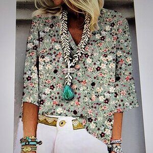 Feminine floral blouse, "V" neck green